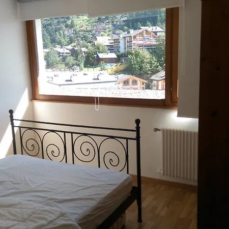 Les Cerisiers Apartment